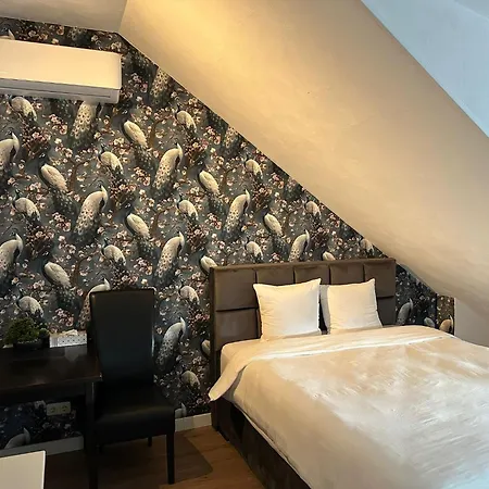 Santorini 3* Maasbree